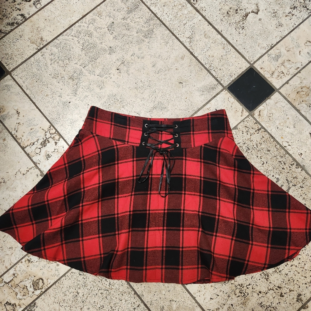 GOTH STYLE Plaid Red and Black Skater Skirt Sz M